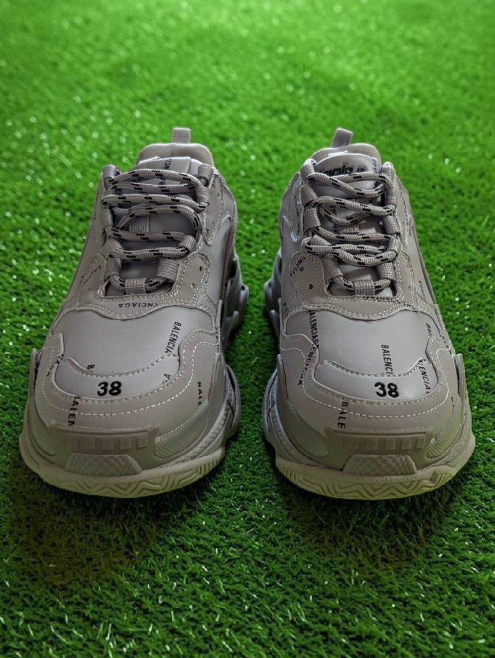 Balenciaga Triple S Logo Beige Sz M5/W8 New - Picture 3 of 6